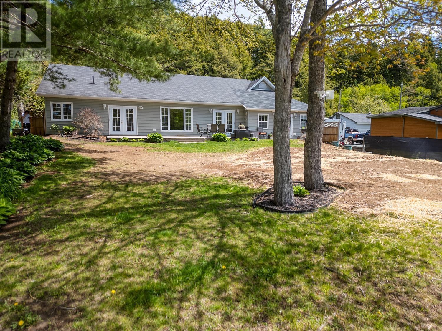 111 River Drive Property Photo 44