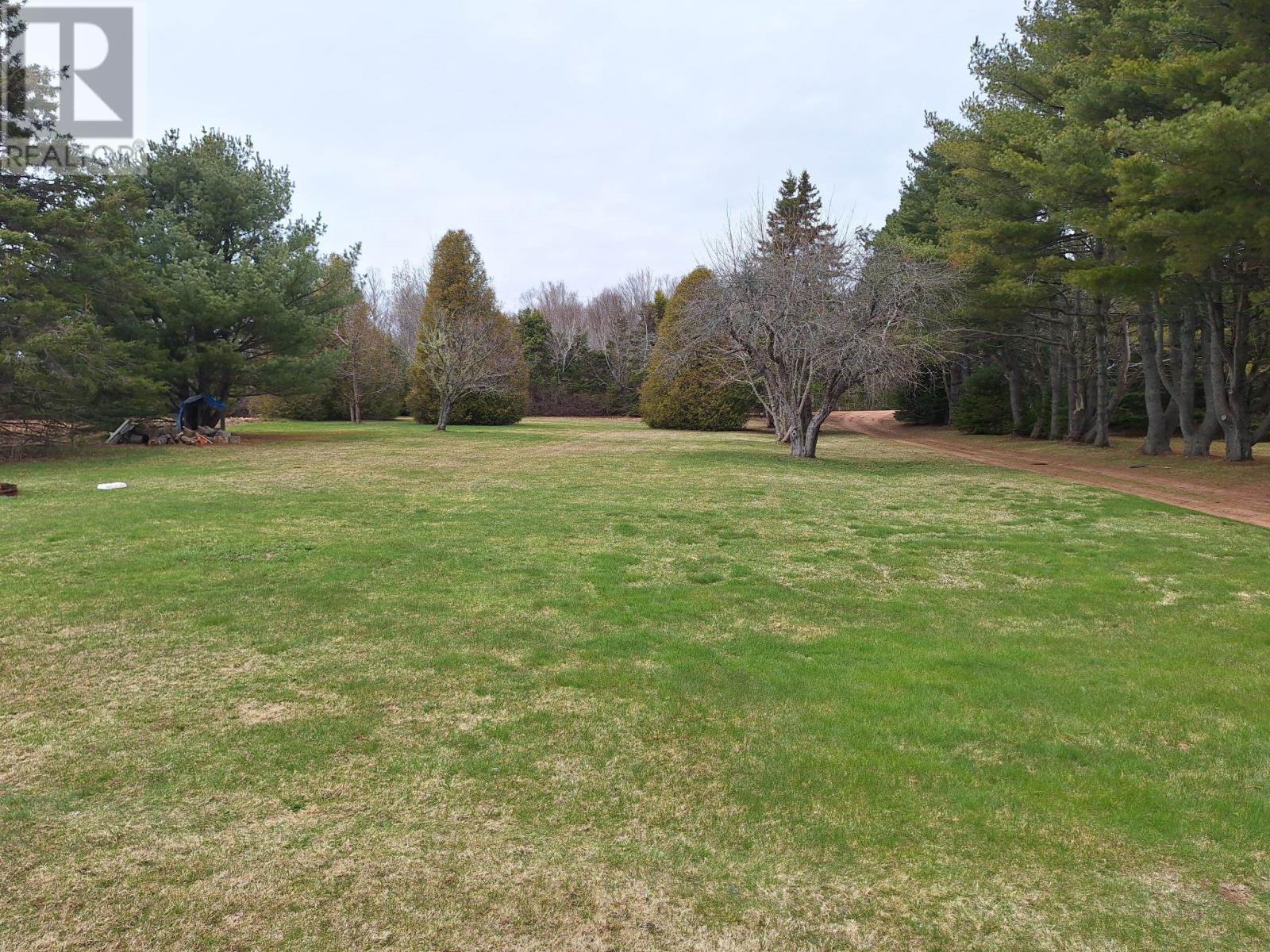 982 Culloden Road Property Photo 3