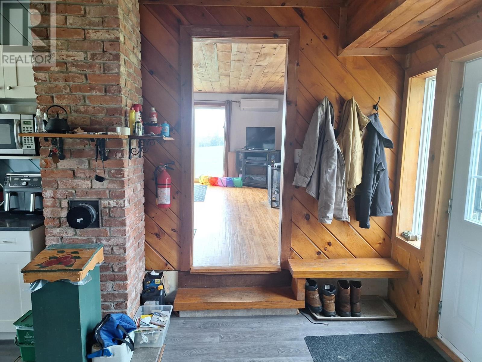 982 Culloden Road Property Photo 10
