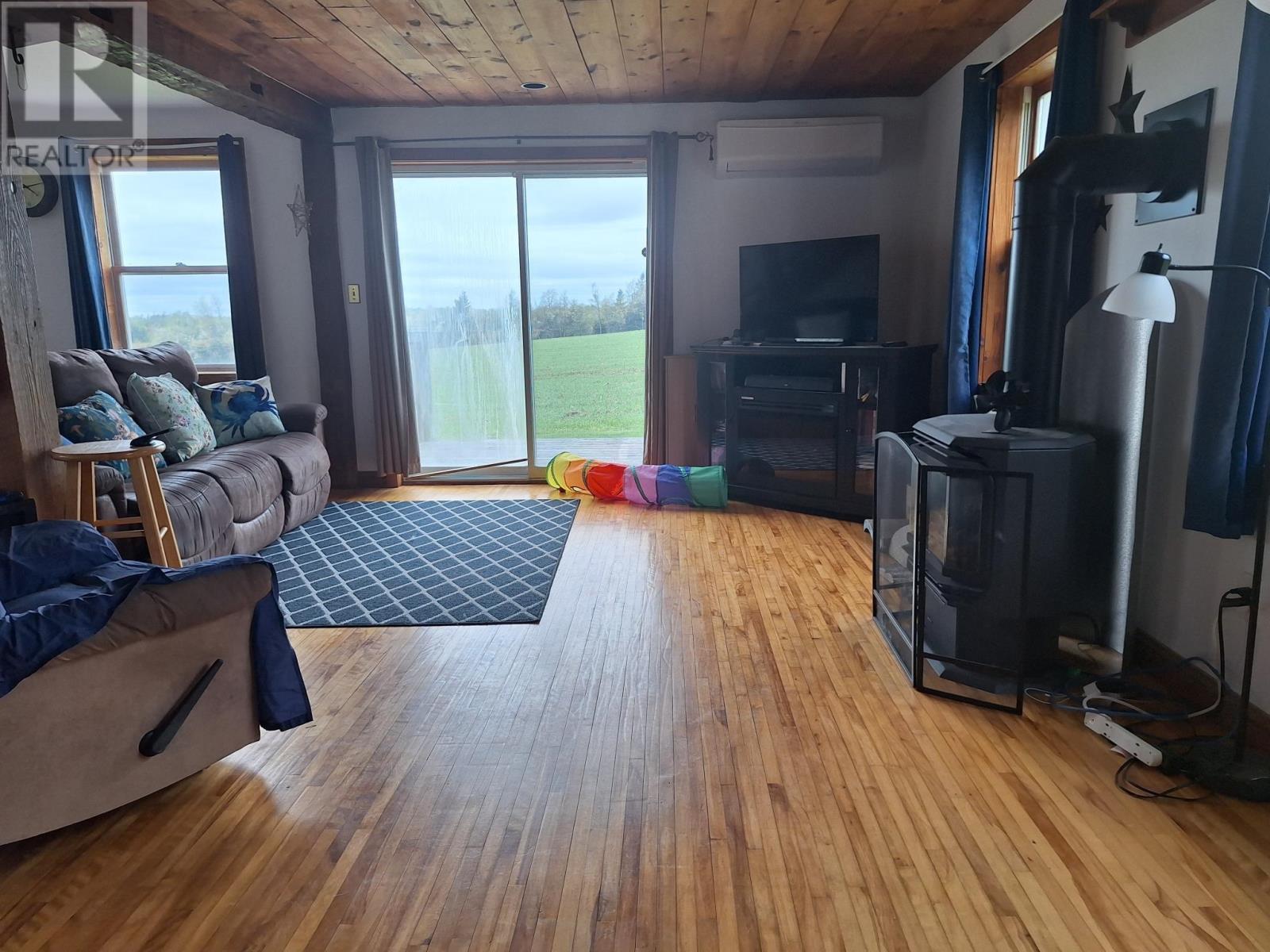 982 Culloden Road Property Photo 12