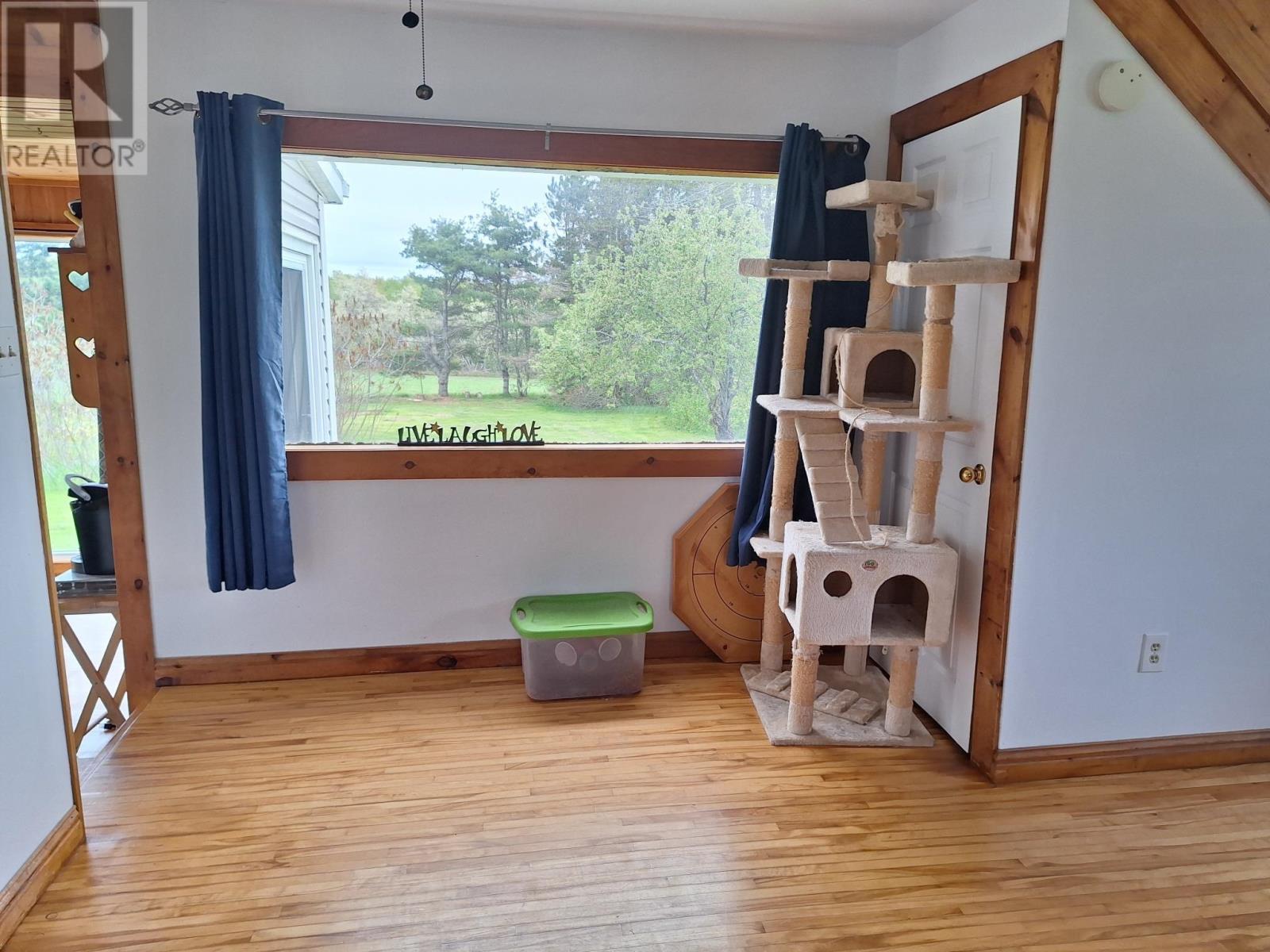 982 Culloden Road Property Photo 14