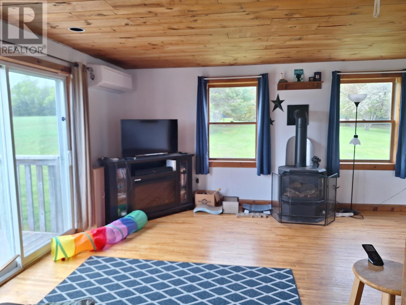 982 Culloden Road Property Photo 15