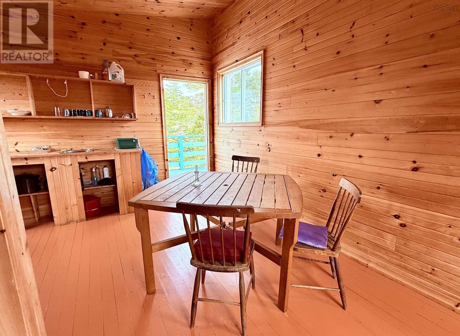 Hartlings Island Property Photo 7