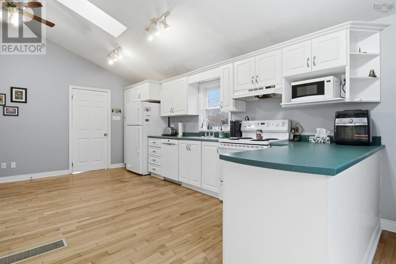 643 Highway 1 Property Photo 11