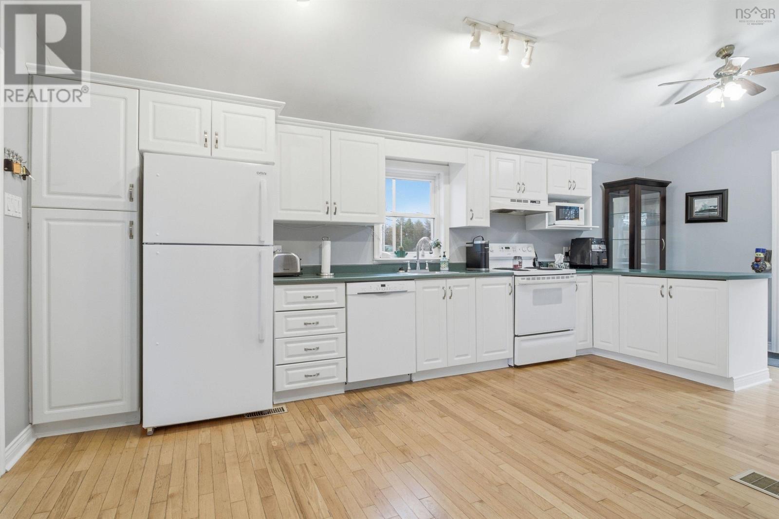 643 Highway 1 Property Photo 12