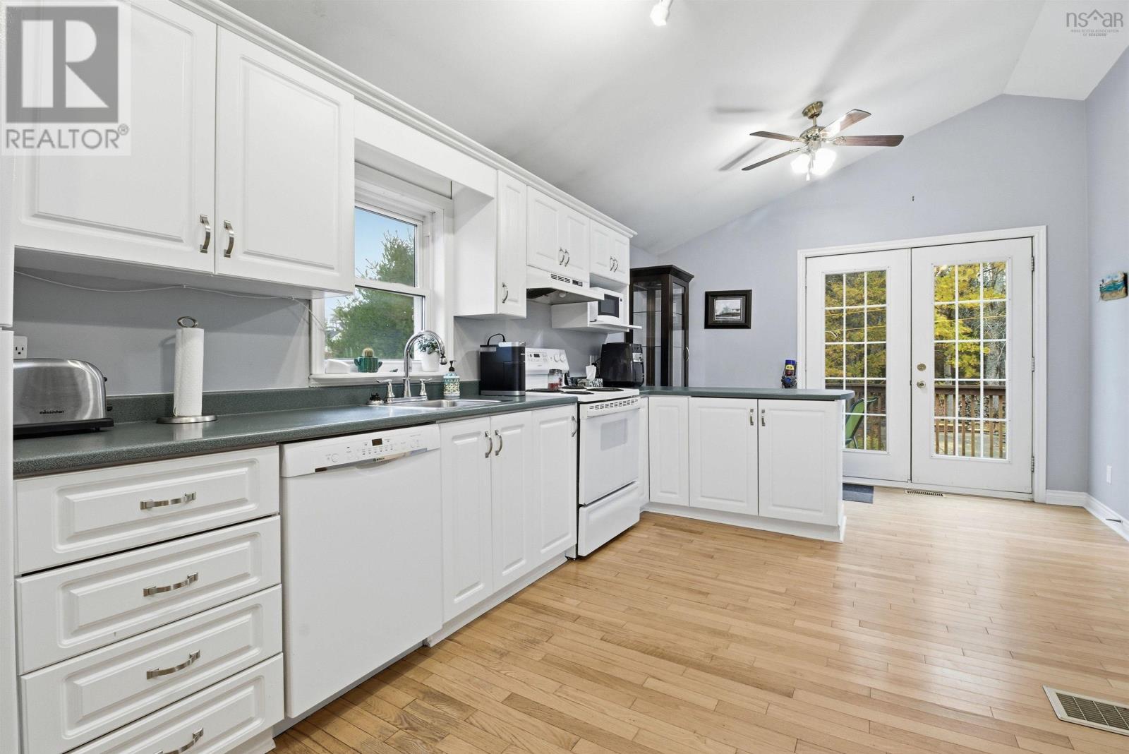 643 Highway 1 Property Photo 13