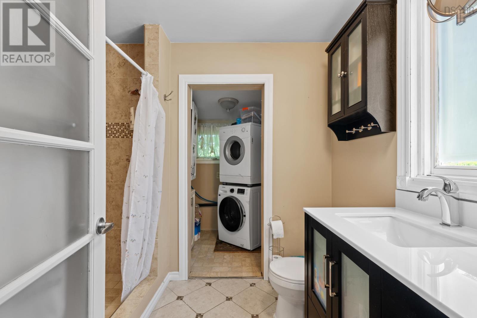6477 Roslyn Road Property Photo 12