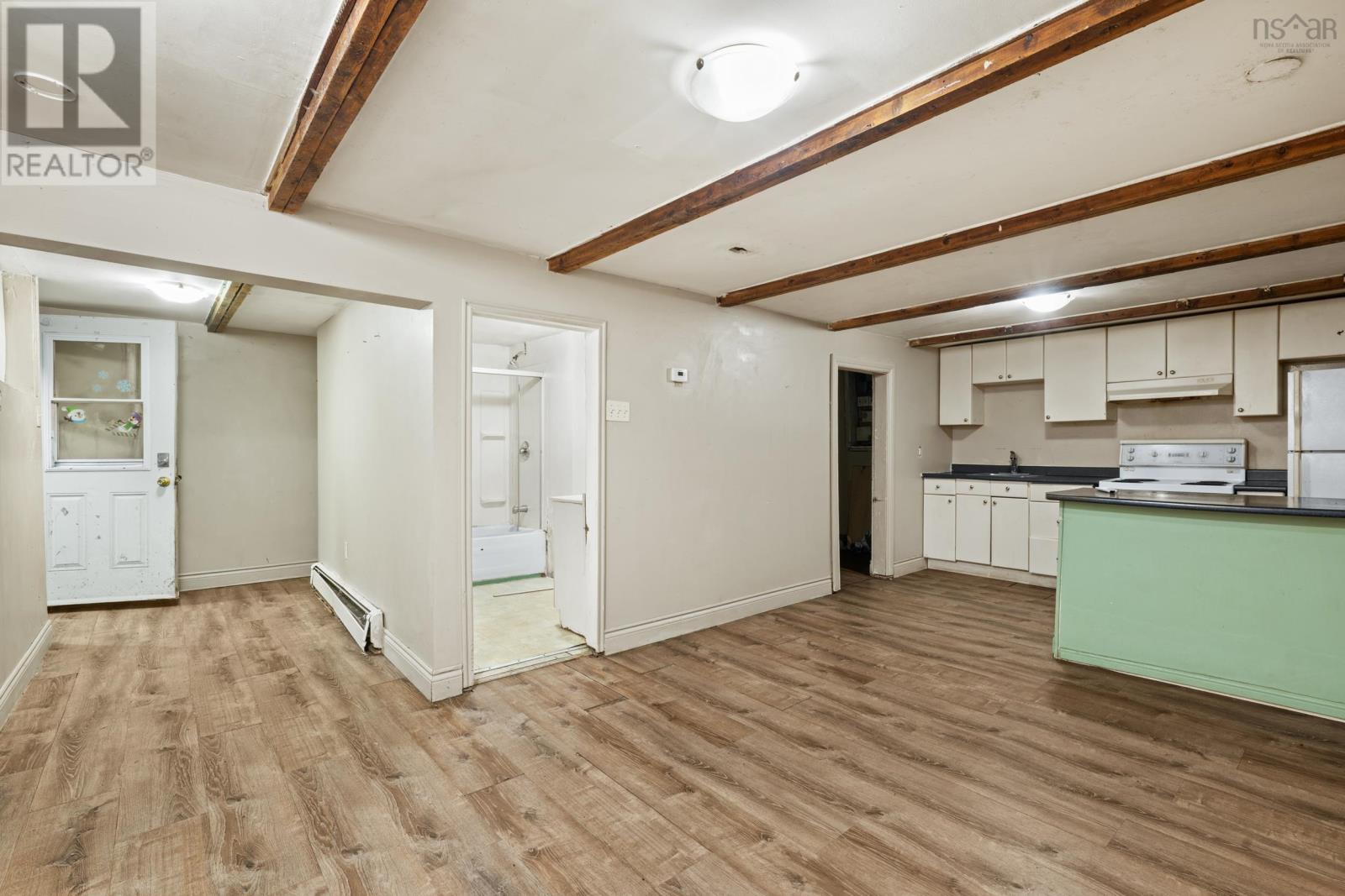 6477 Roslyn Road Property Photo 25