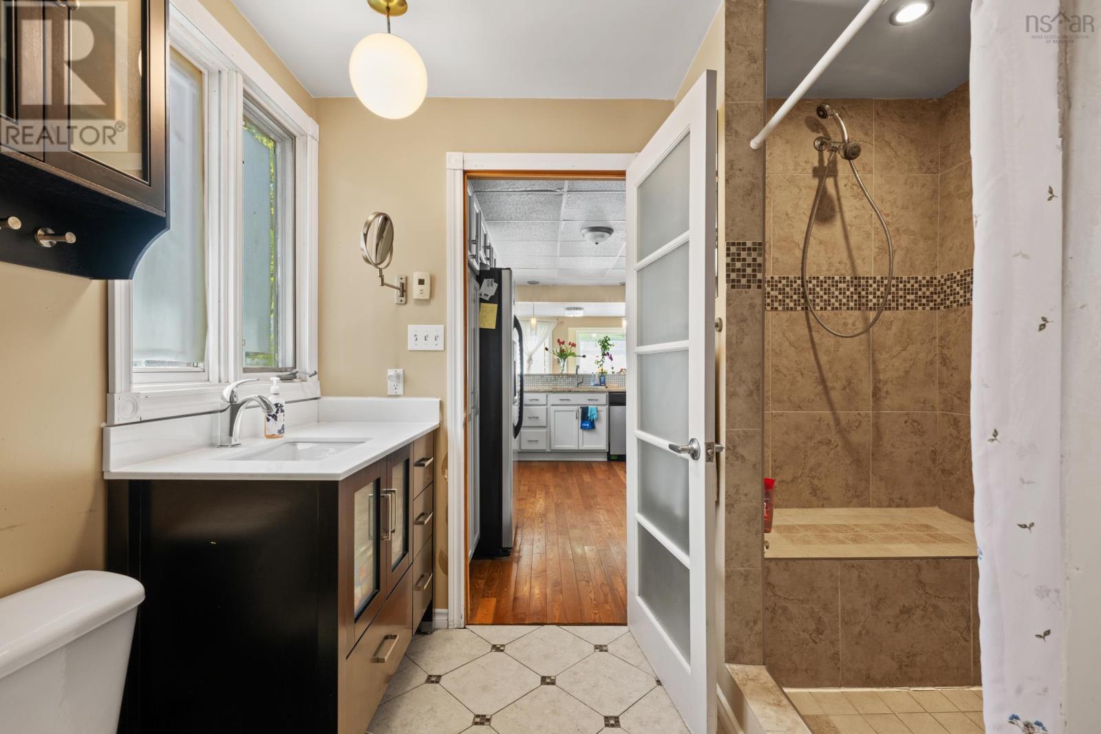 6477 Roslyn Road Property Photo 14