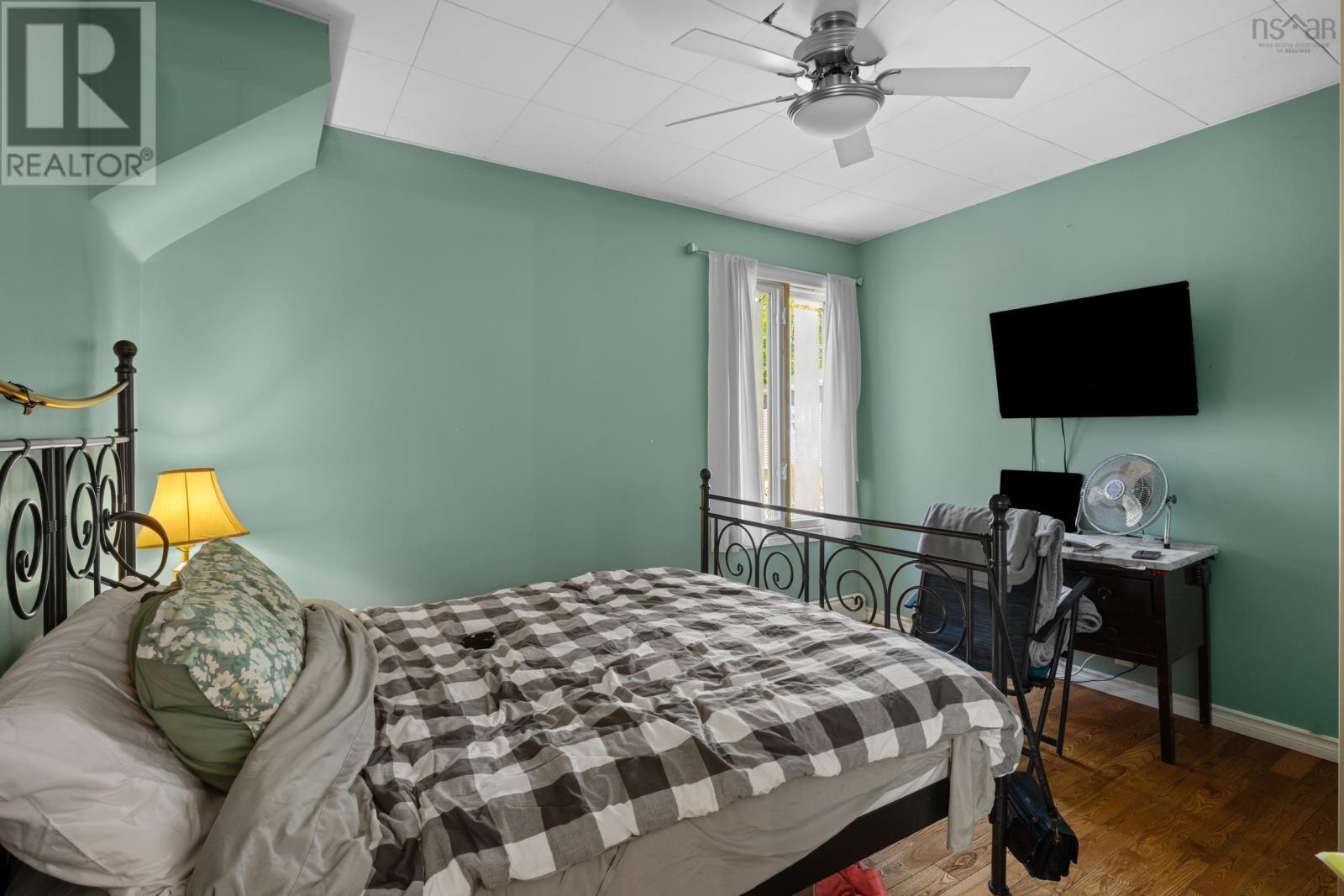 6477 Roslyn Road Property Photo 19