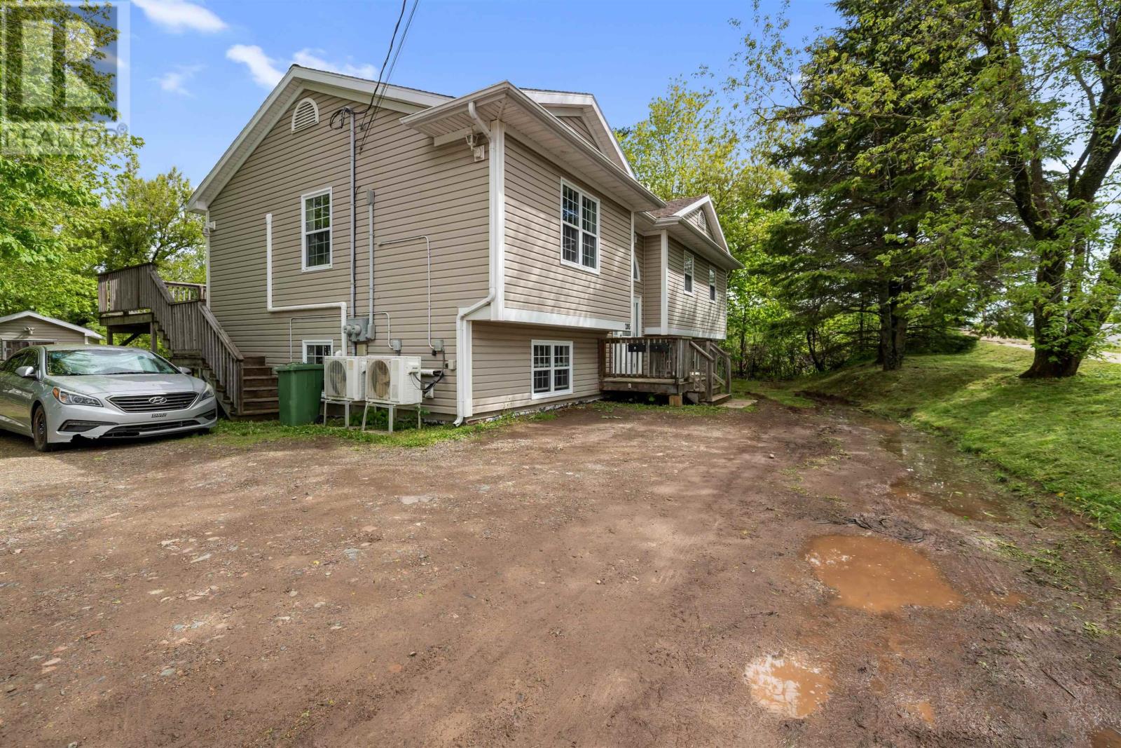 295 Queen Street Property Photo 3