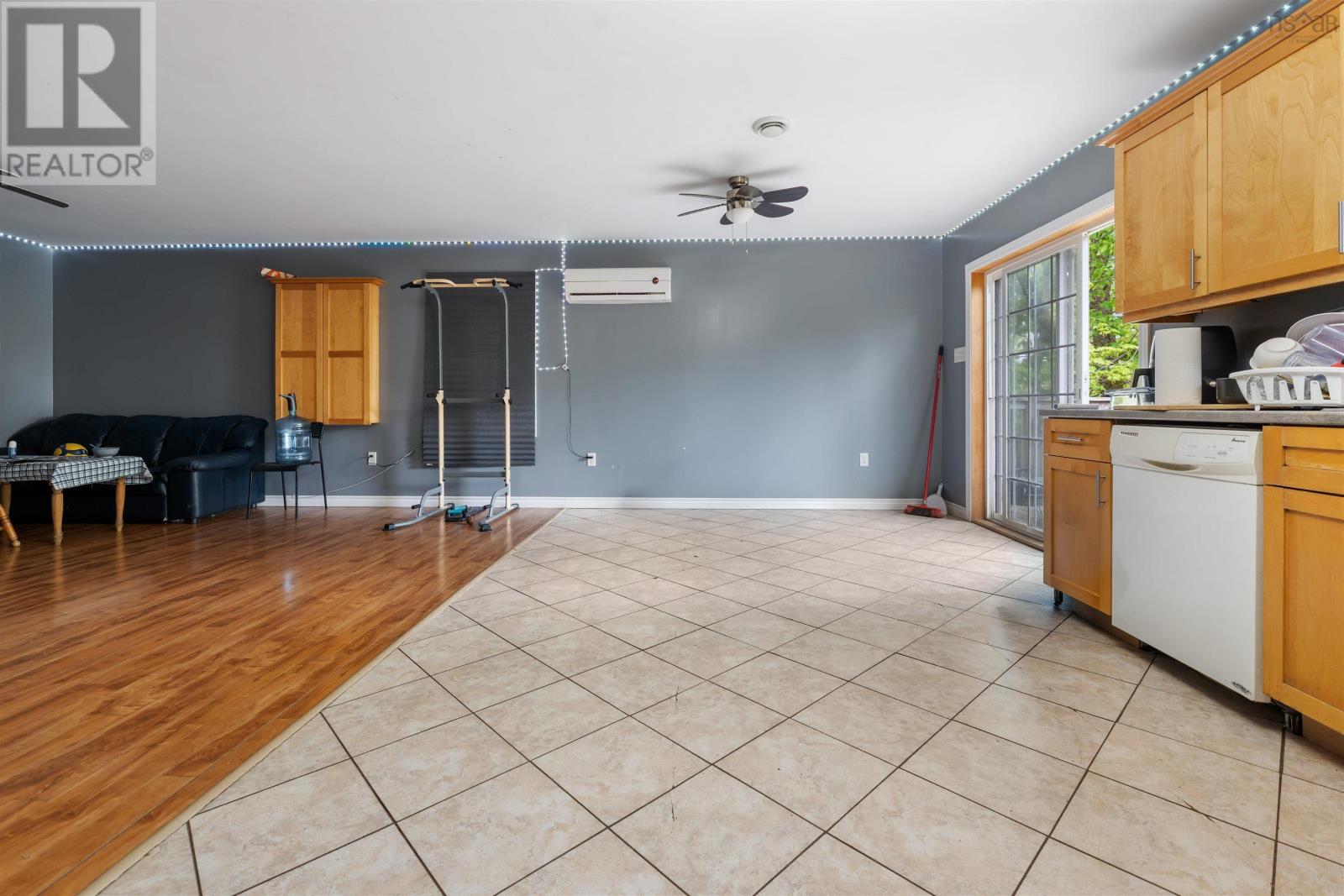 295 Queen Street Property Photo 12