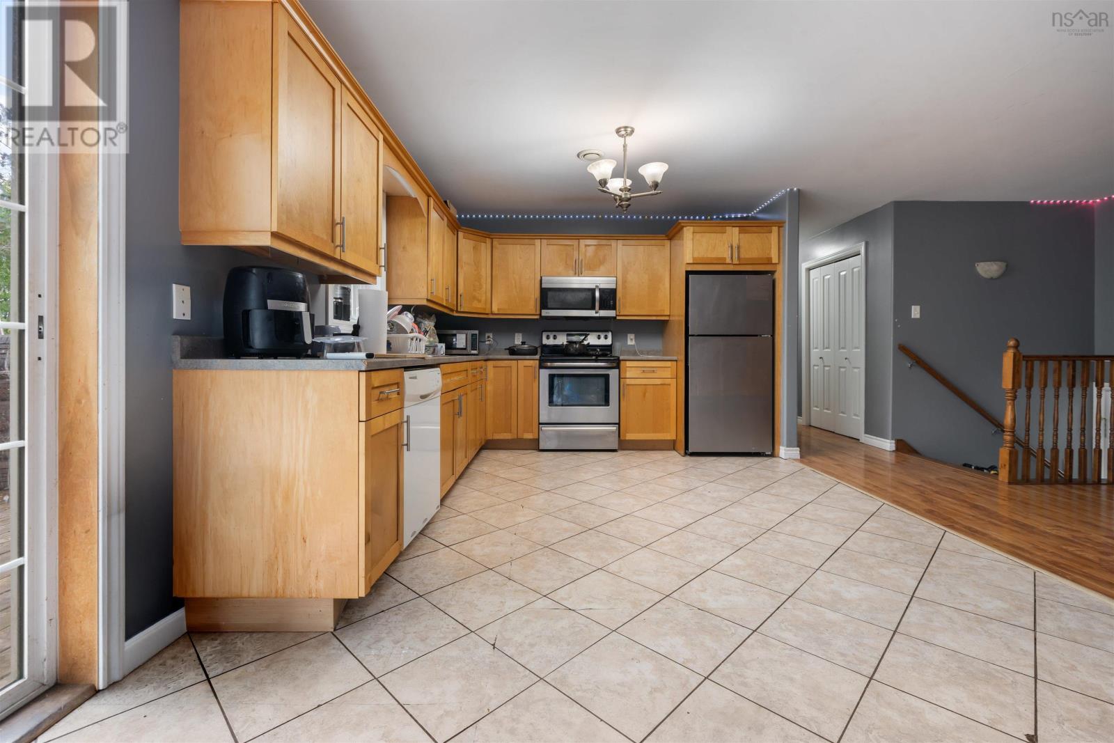 295 Queen Street Property Photo 14