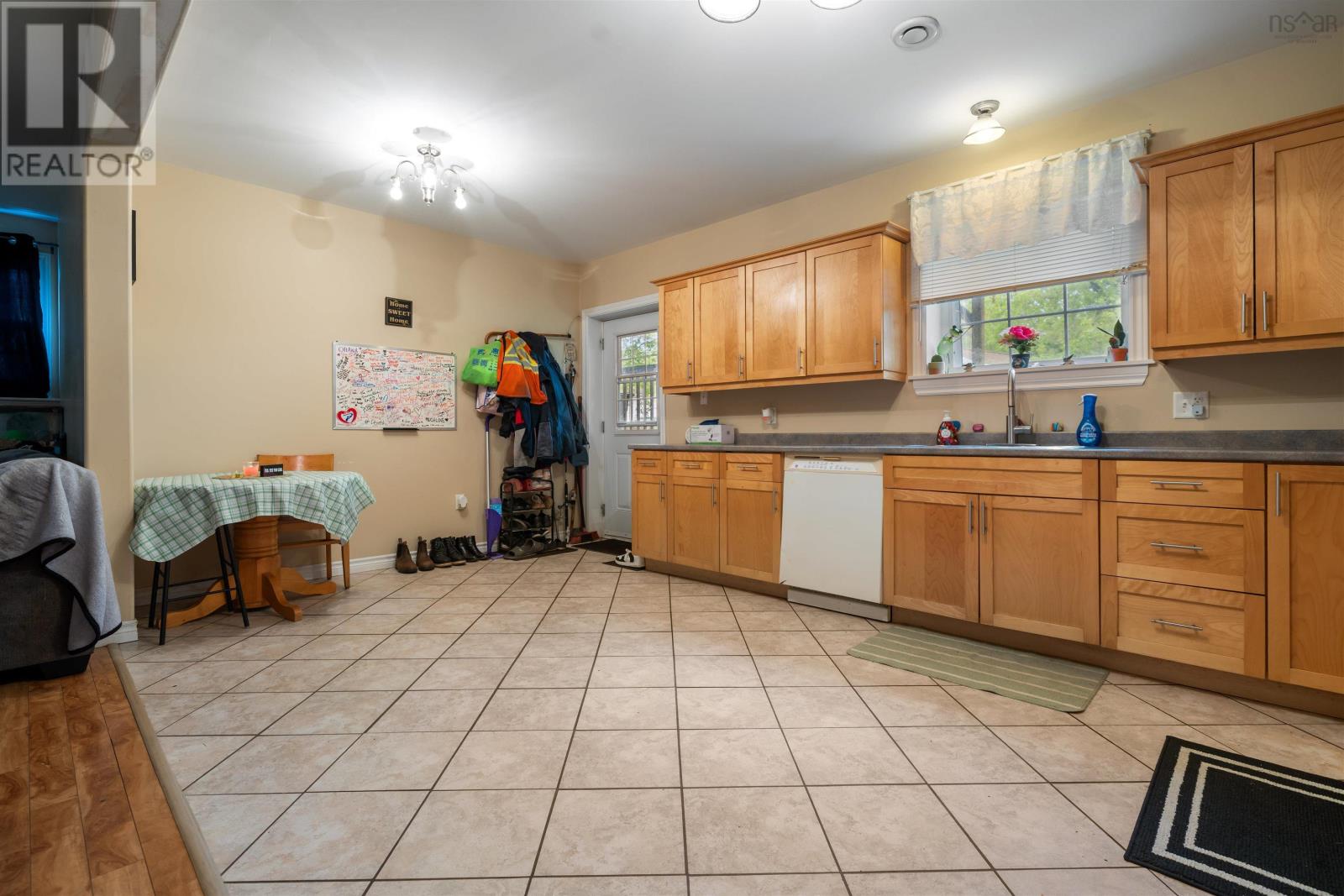 295 Queen Street Property Photo 19