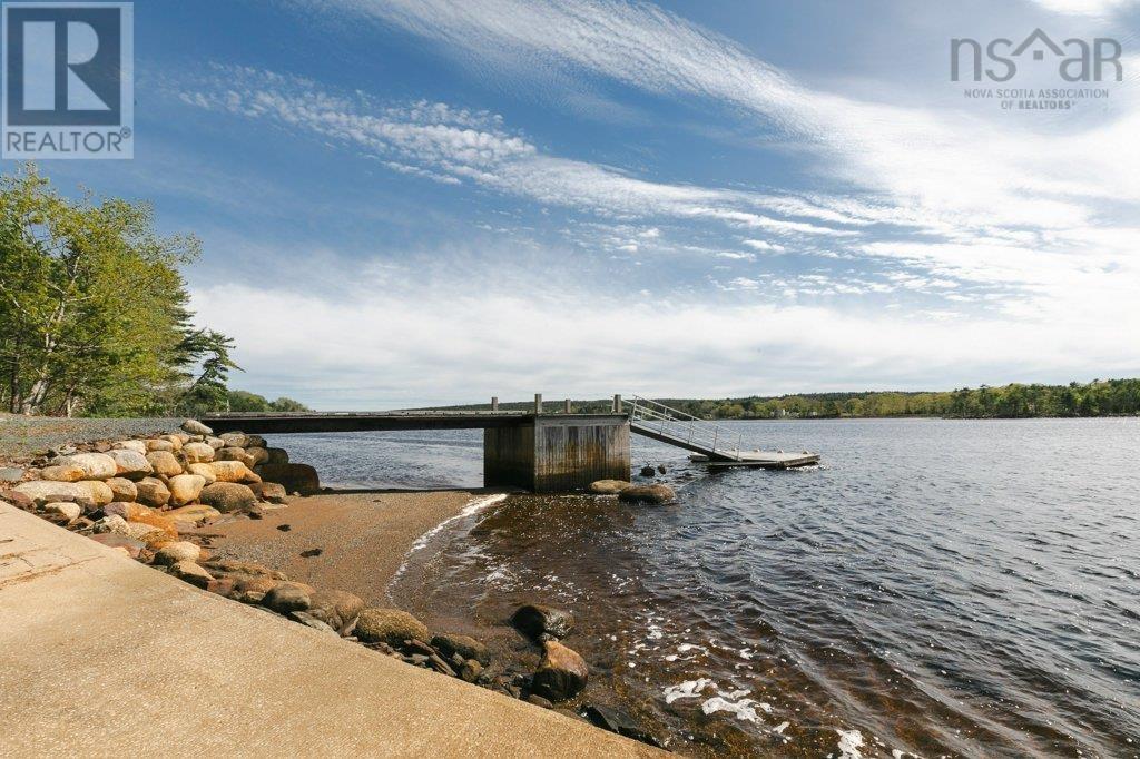 6010 Highway 332 Property Photo 2