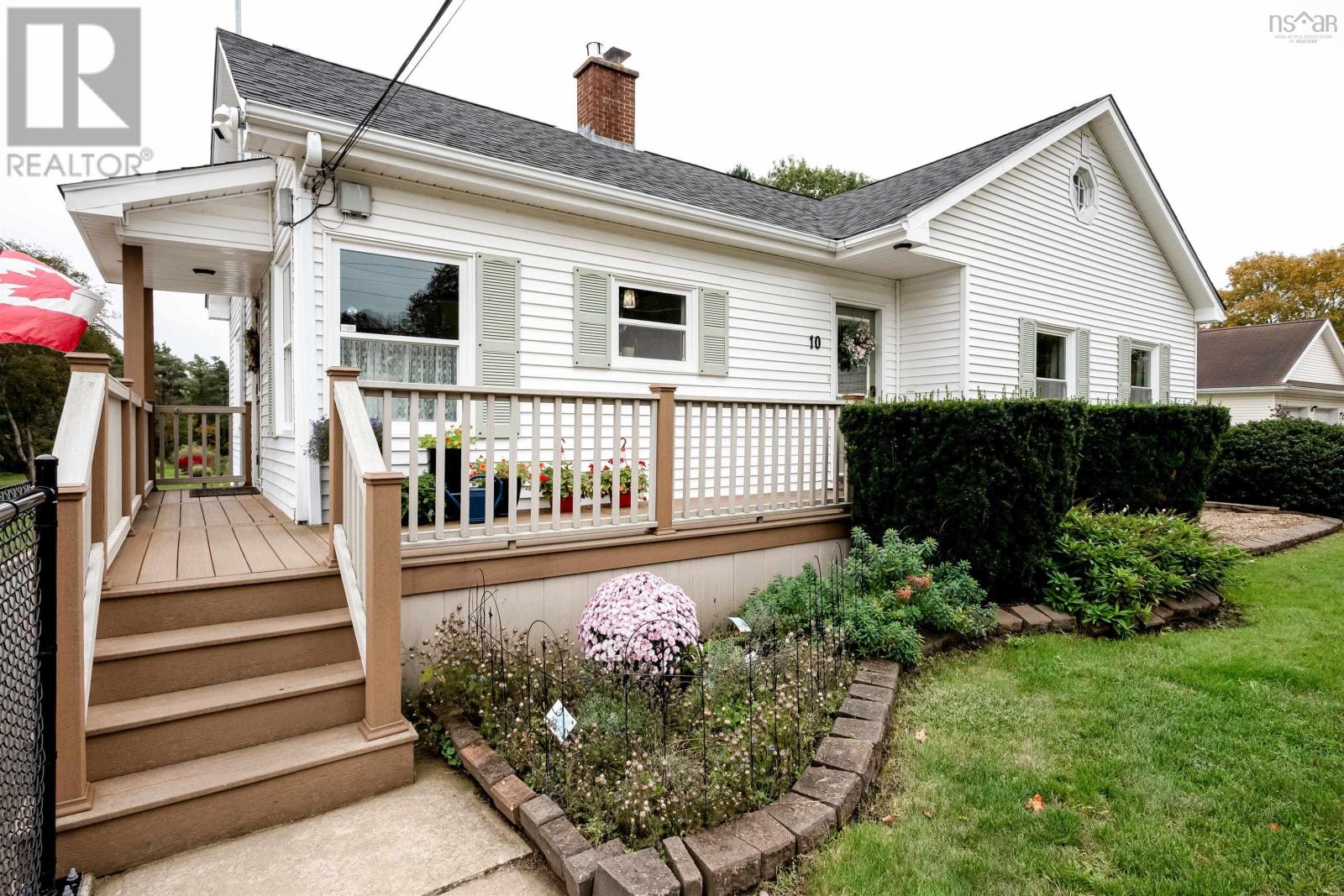 10 Connaught Ave Avenue Property Photo 2