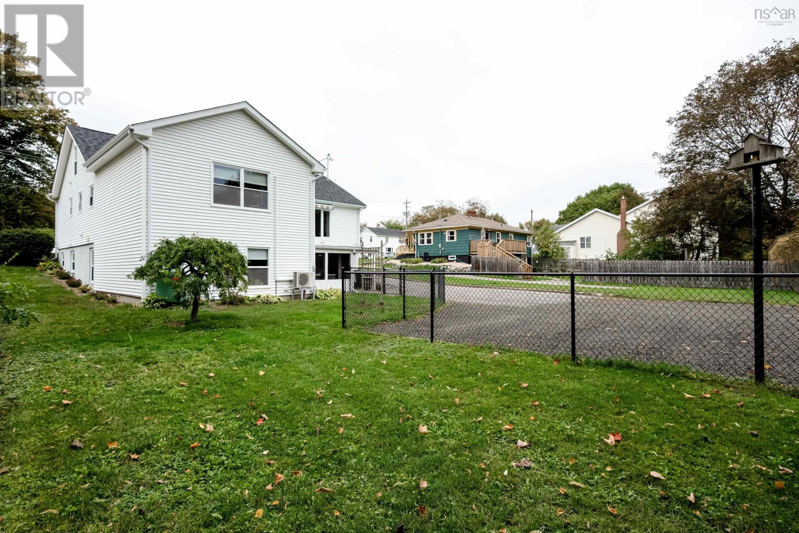 10 Connaught Ave Avenue Property Photo 3
