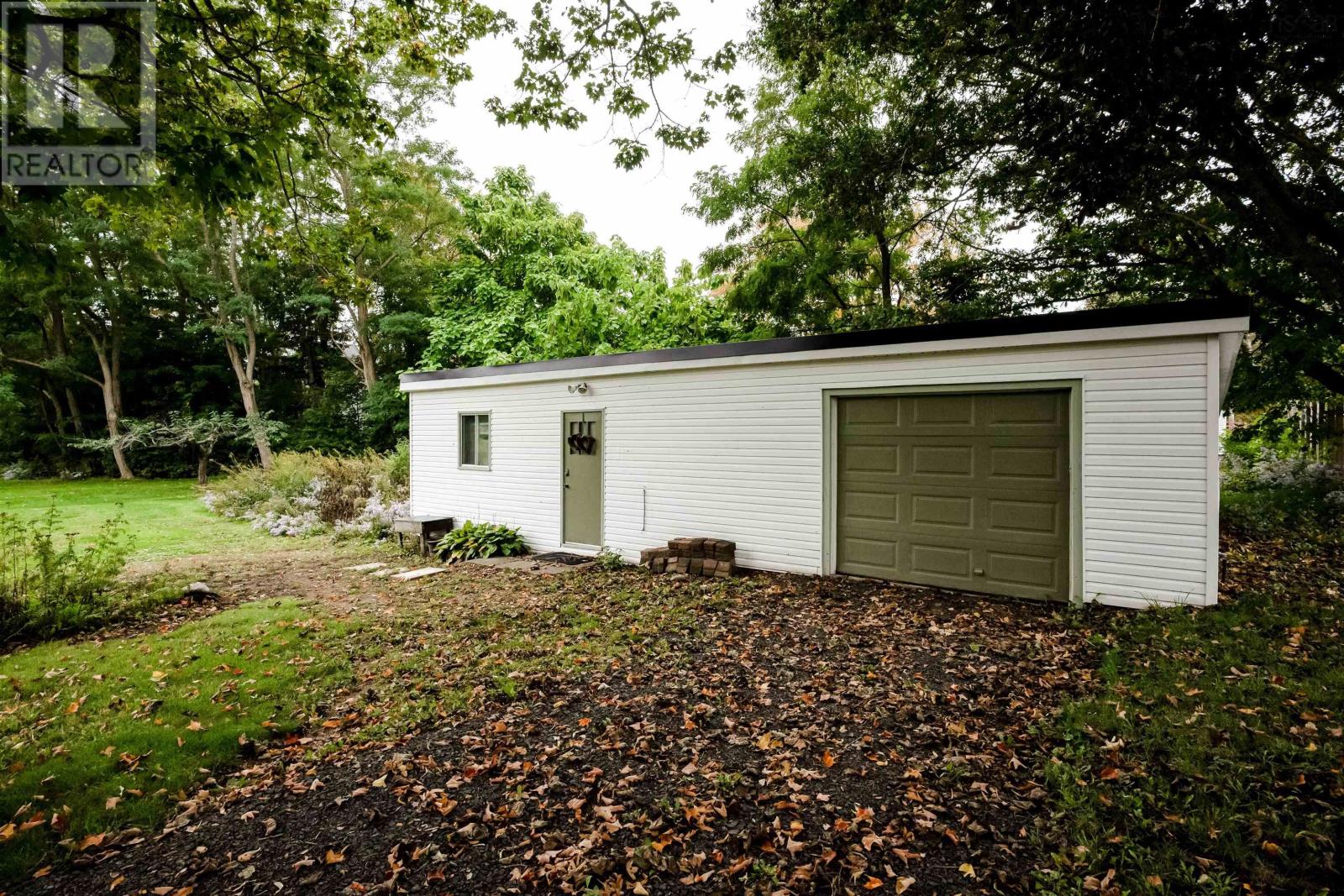 10 Connaught Ave Avenue Property Photo 4