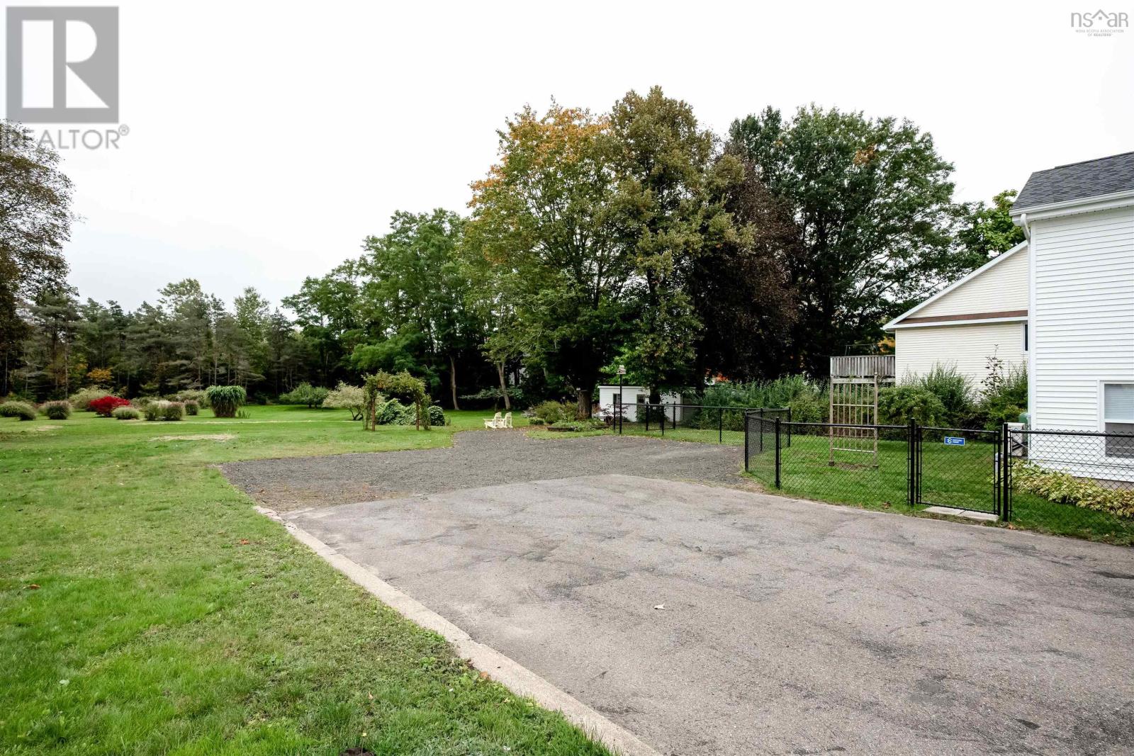 10 Connaught Ave Avenue Property Photo 33