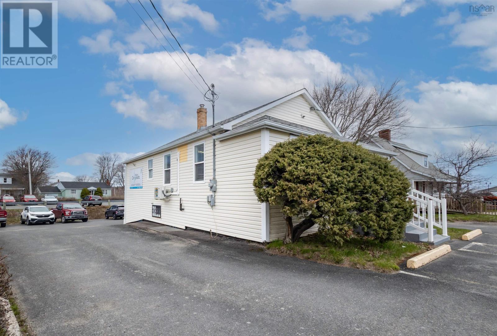1154 Kings Road Property Photo 2