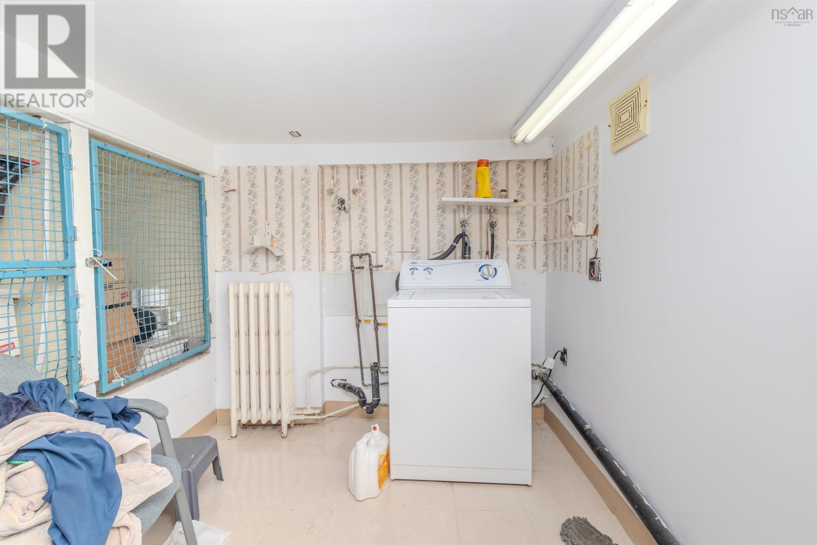 1154 Kings Road Property Photo 14
