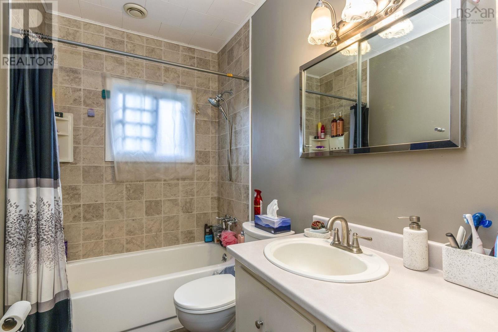 1878 Torbrook Road Property Photo 17
