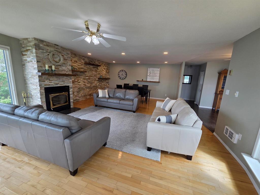 9764 Oak Drive Property Photo 10