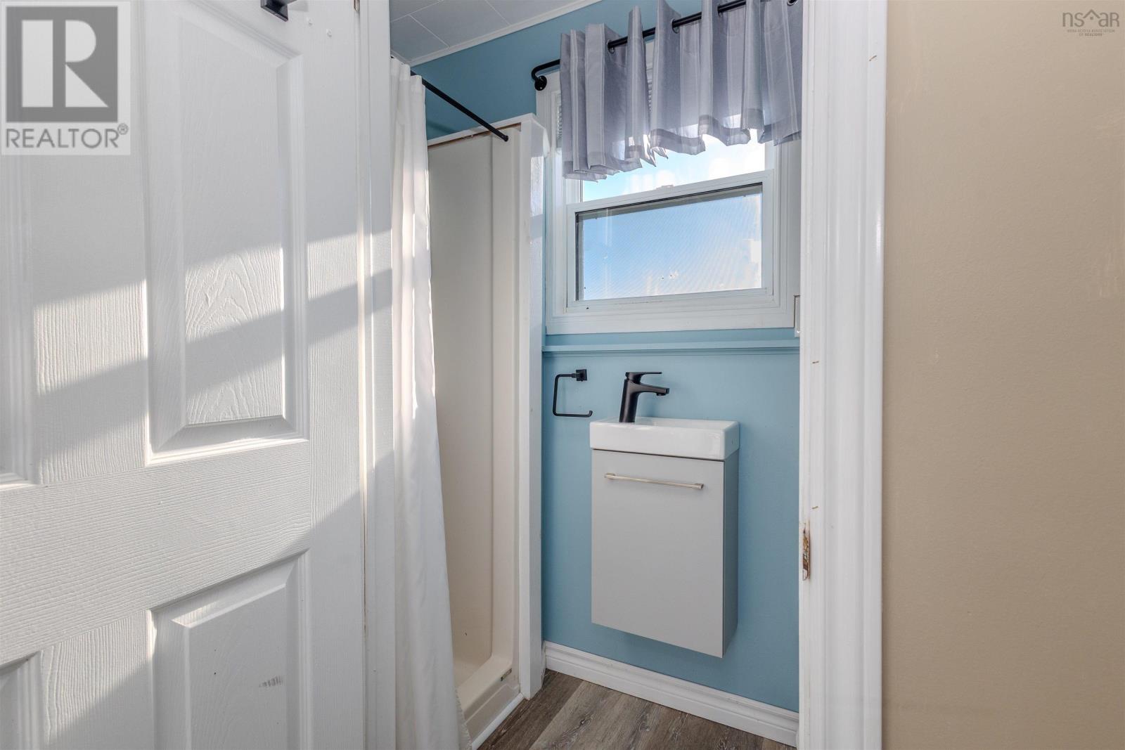 52 Pepperell Street Property Photo 15