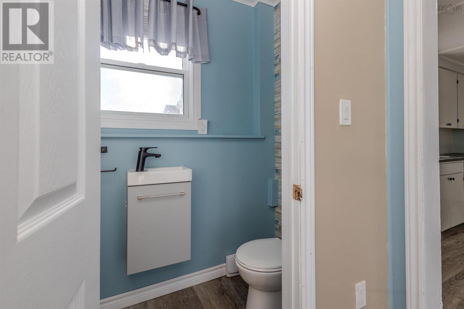 52 Pepperell Street Property Photo 16