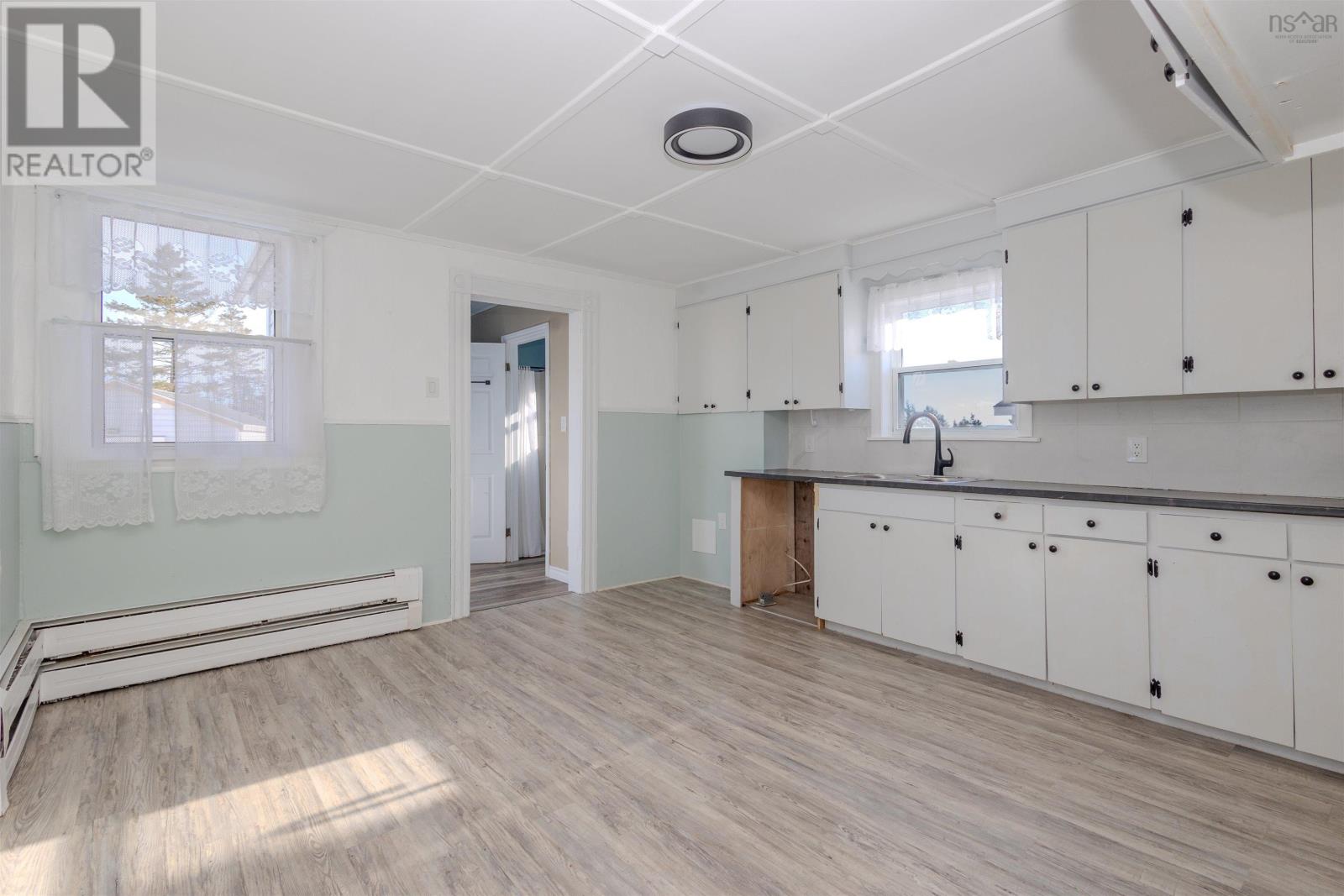 52 Pepperell Street Property Photo 24
