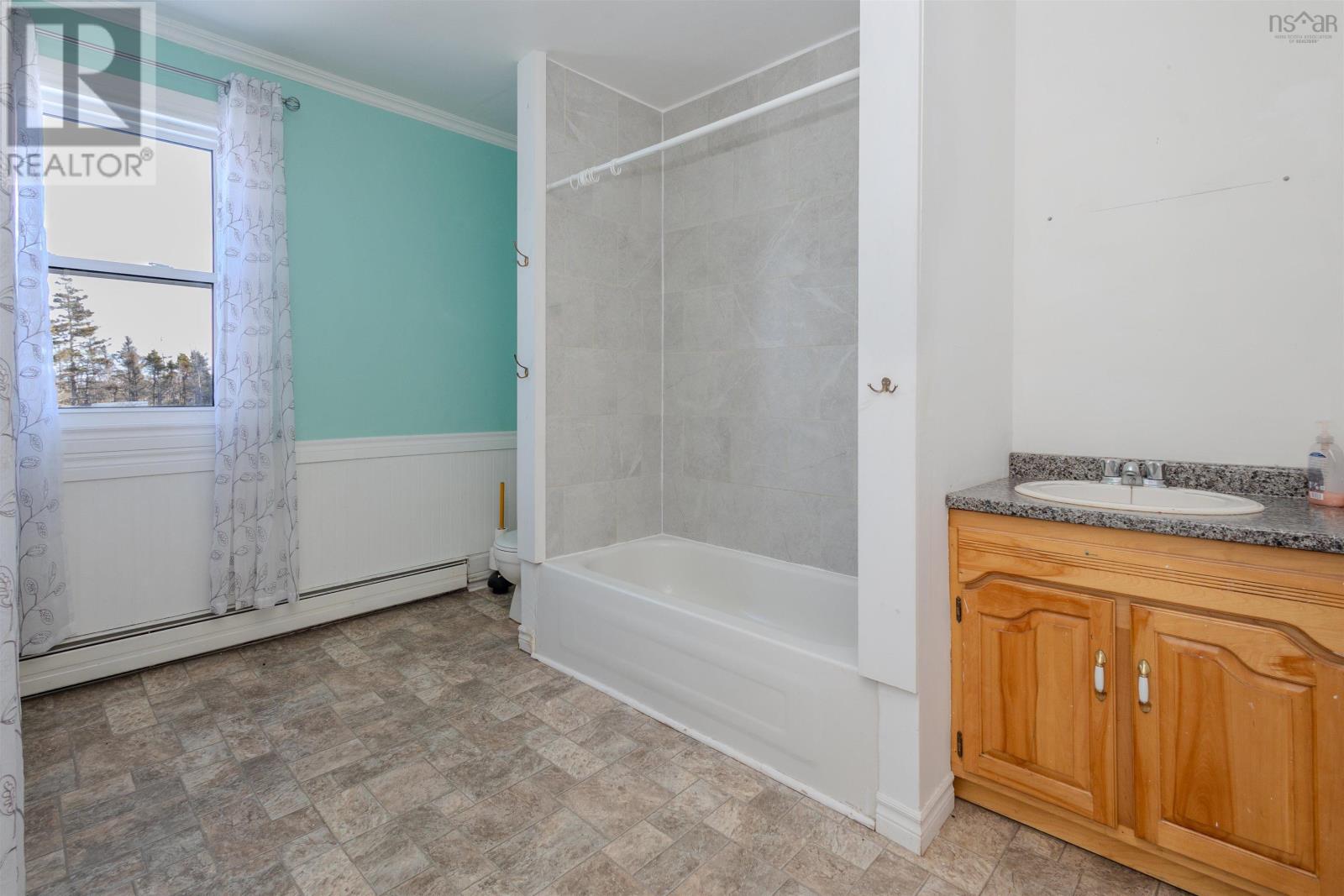52 Pepperell Street Property Photo 36
