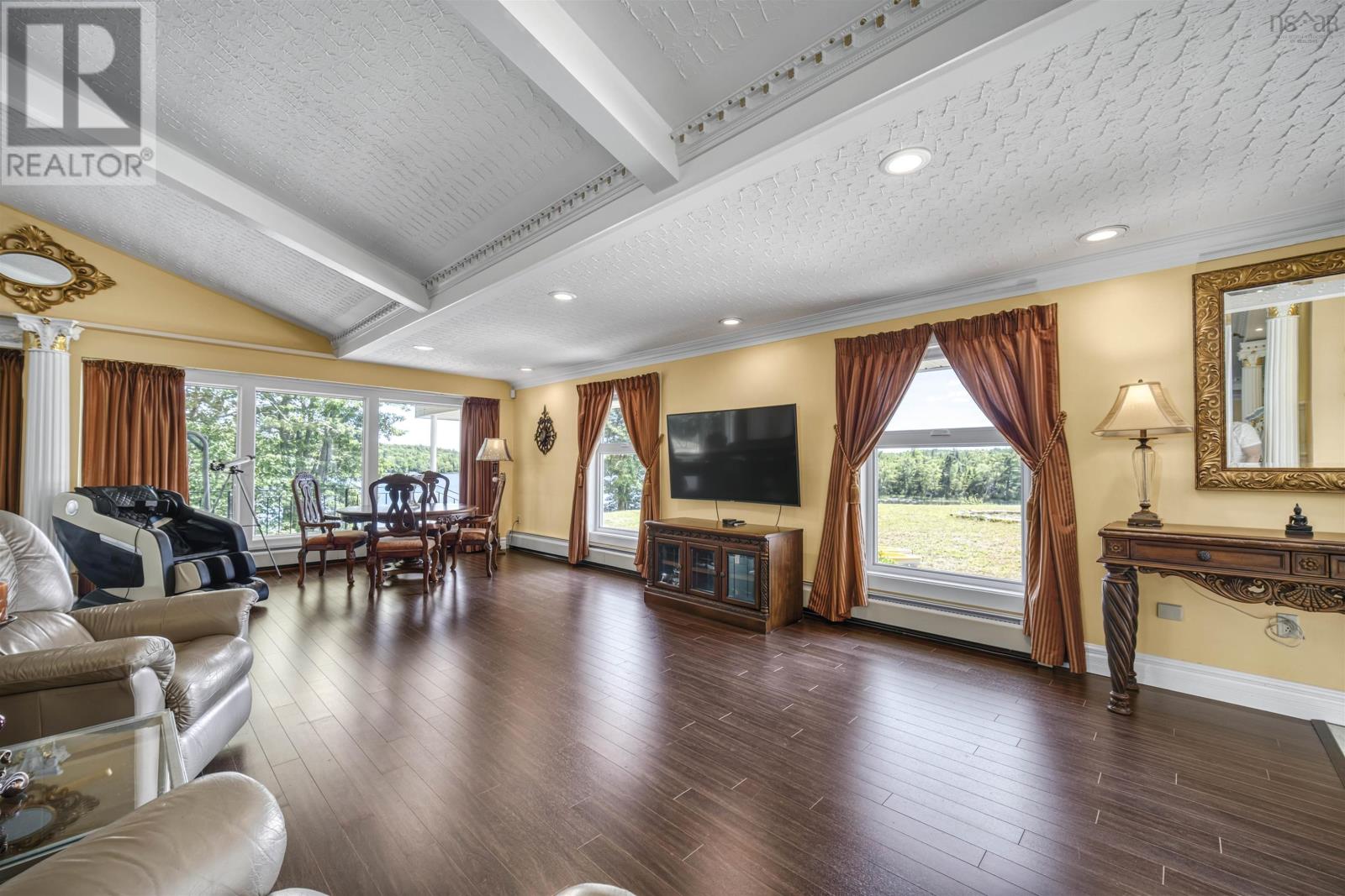 1007 Waverley Road Property Photo 8