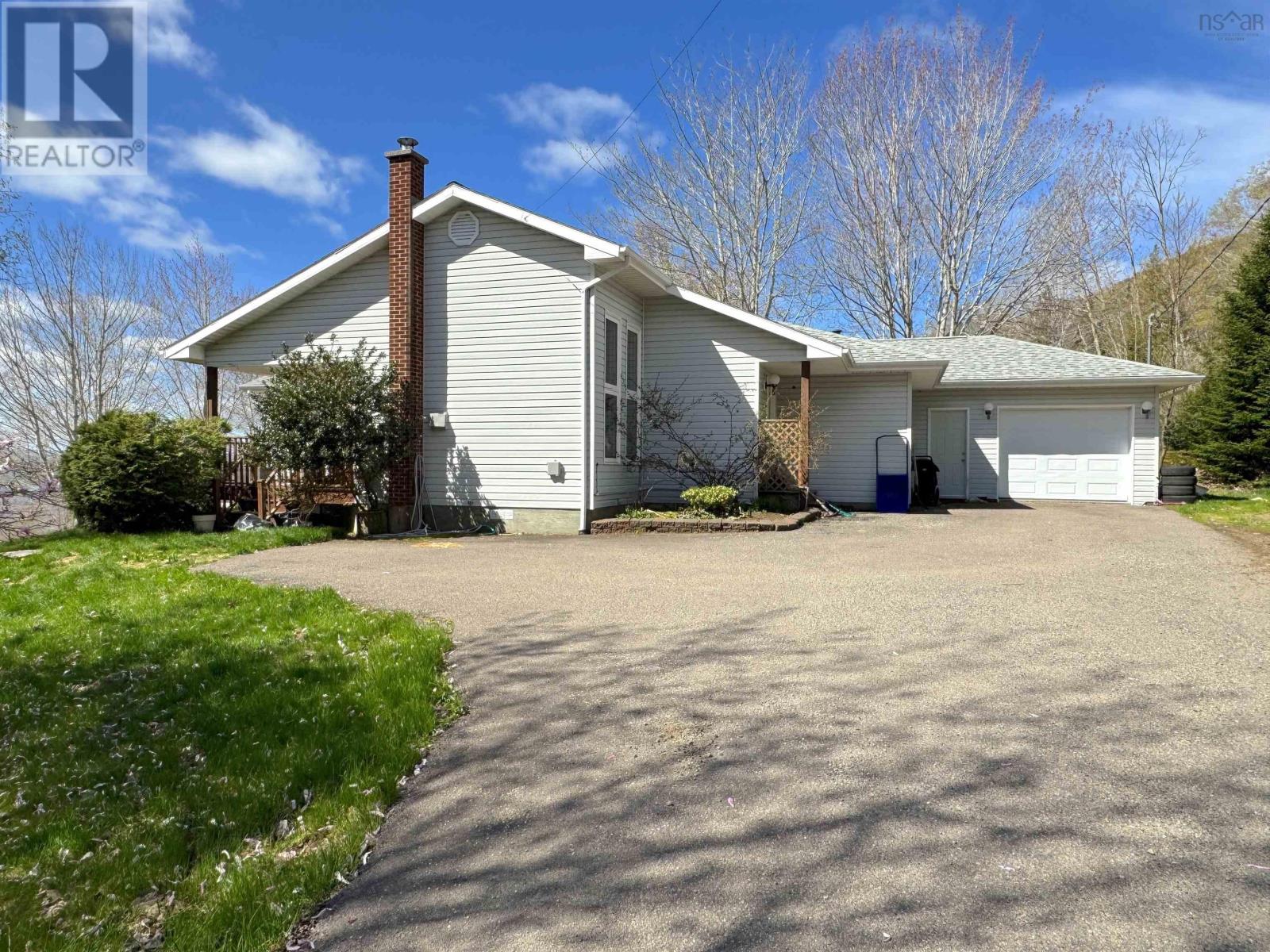 10797 Highway 105 Property Photo 1