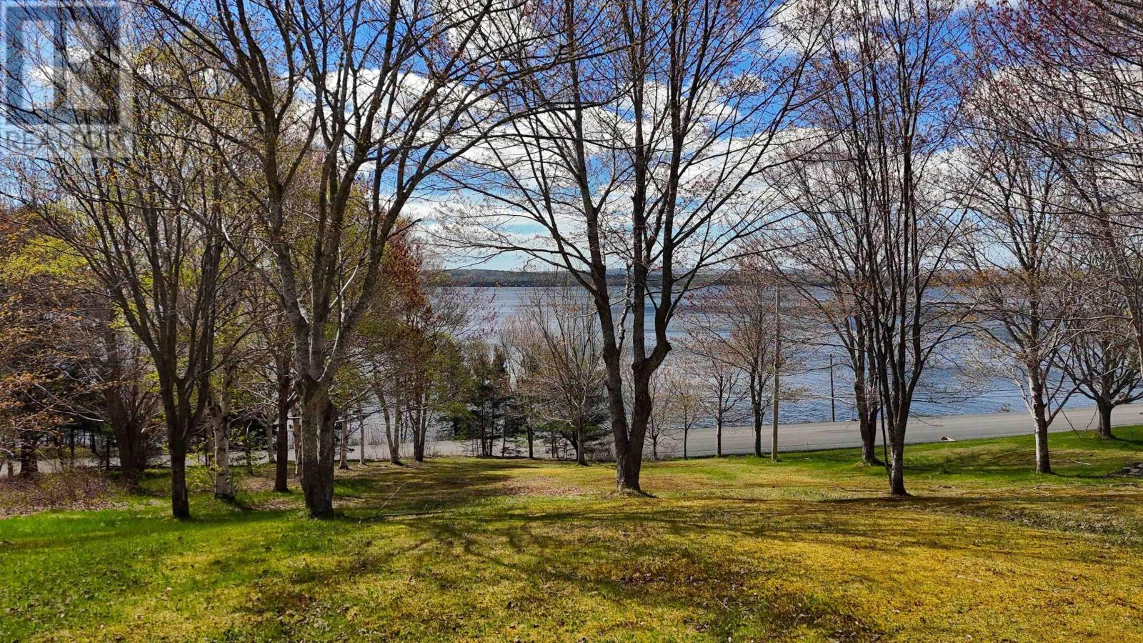 10797 Highway 105 Property Photo 3