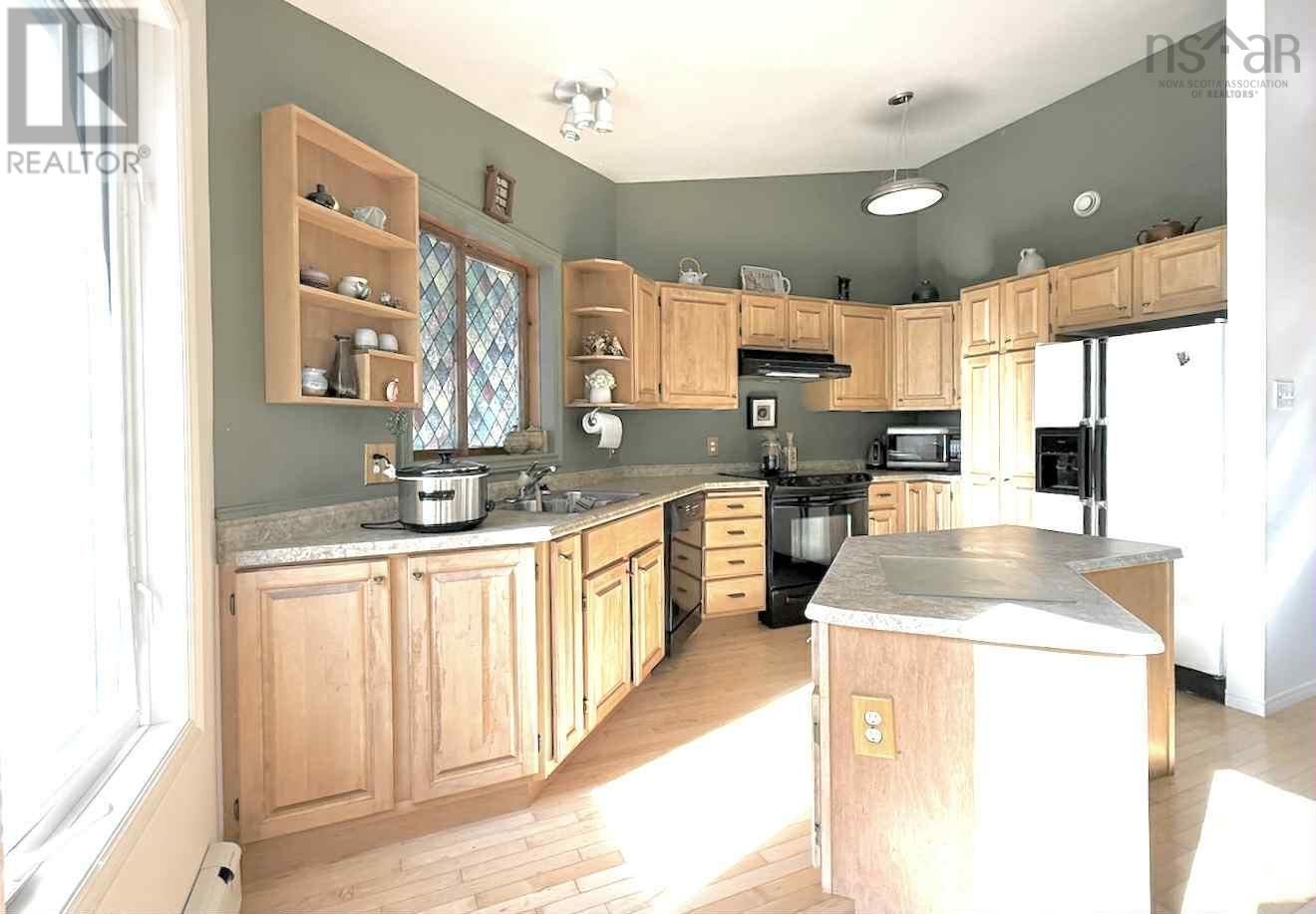 10797 Highway 105 Property Photo 12