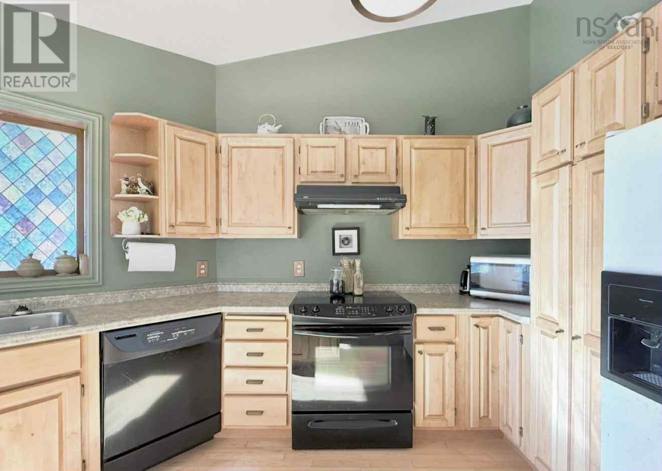 10797 Highway 105 Property Photo 13