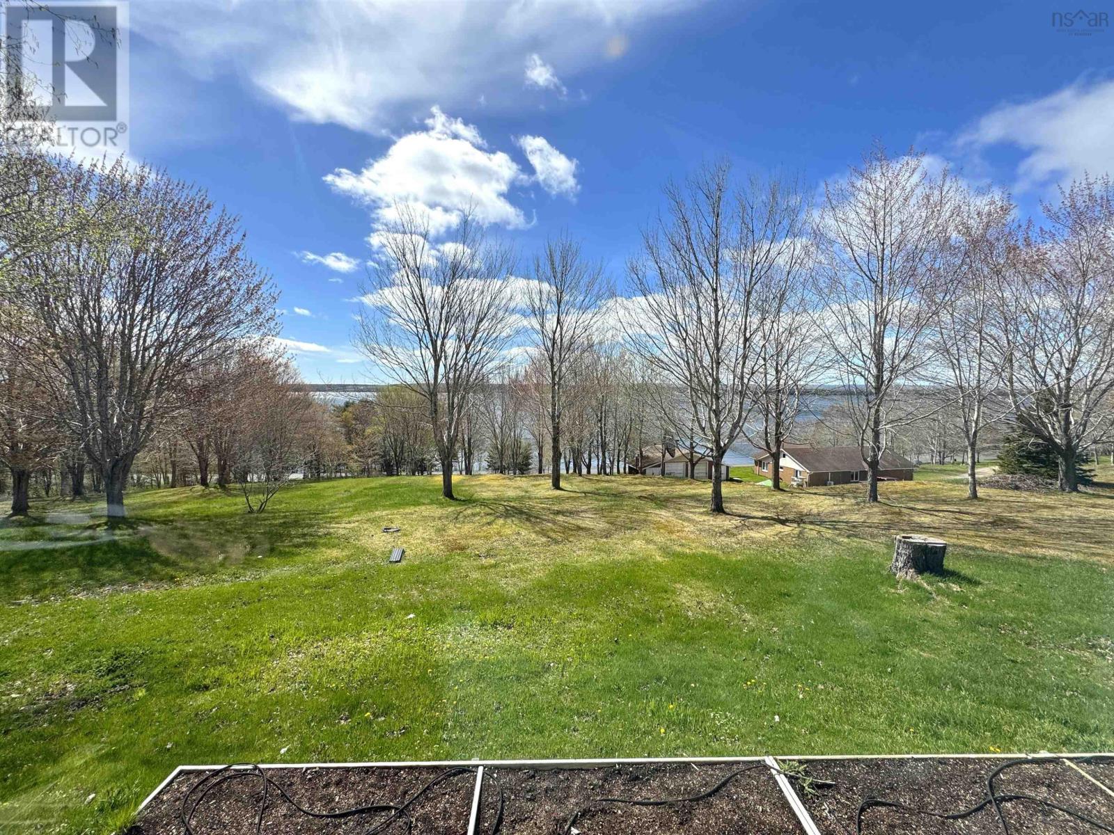 10797 Highway 105 Property Photo 23
