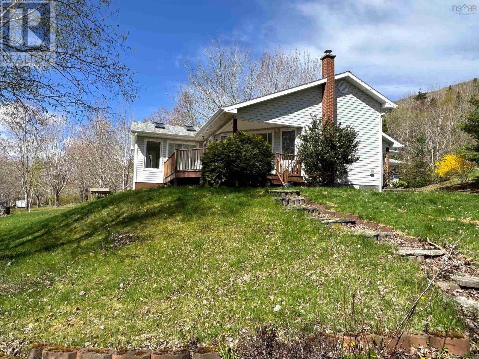 10797 Highway 105 Property Photo 27