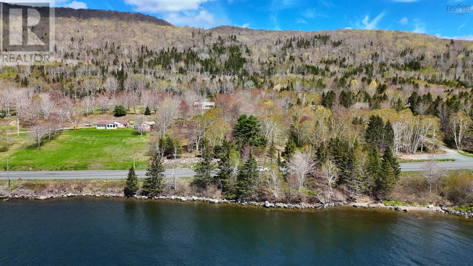 10797 Highway 105 Property Photo 33