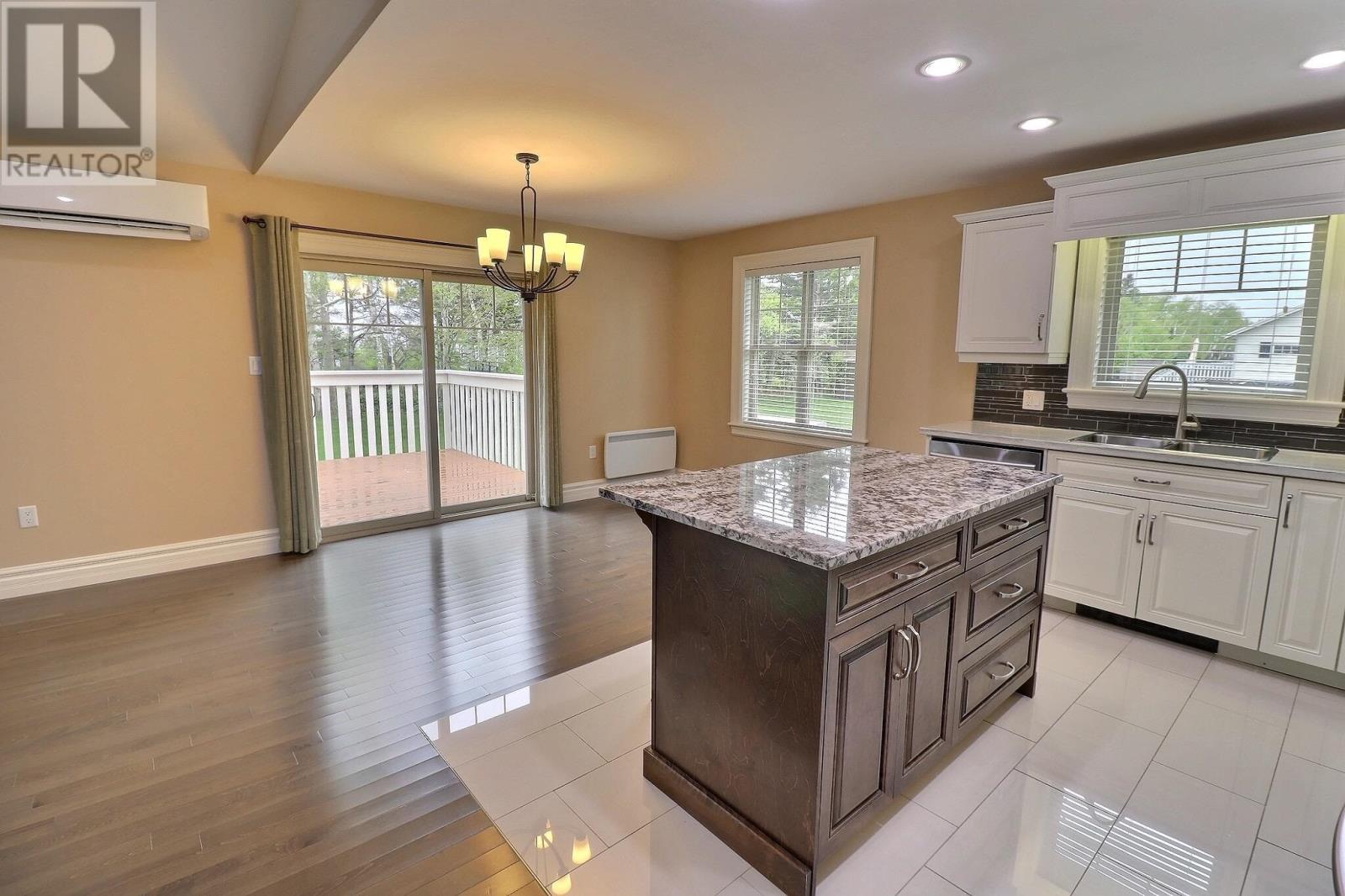 65 Southampton Drive Property Photo 5