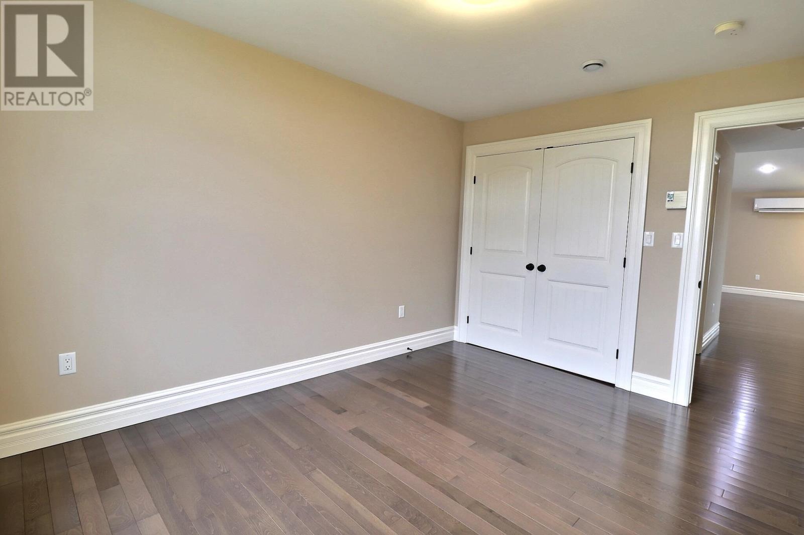 65 Southampton Drive Property Photo 9