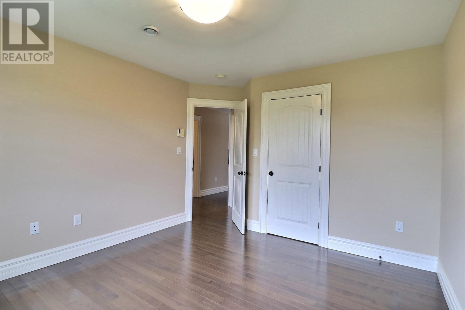 65 Southampton Drive Property Photo 11
