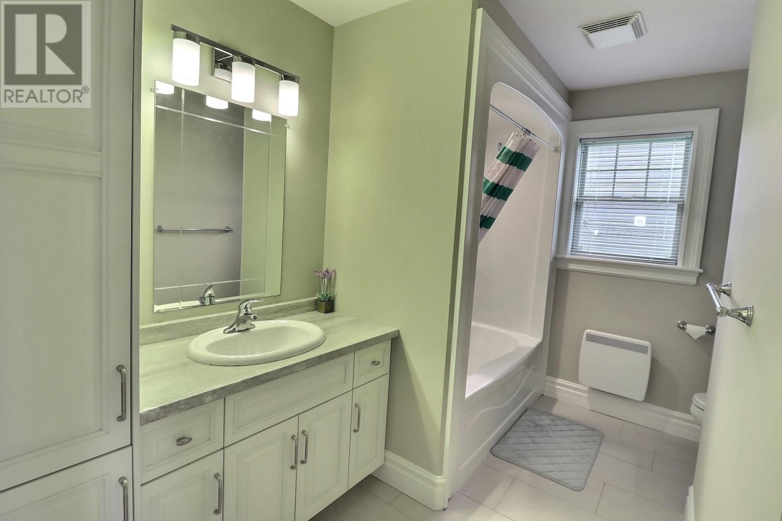 65 Southampton Drive Property Photo 12
