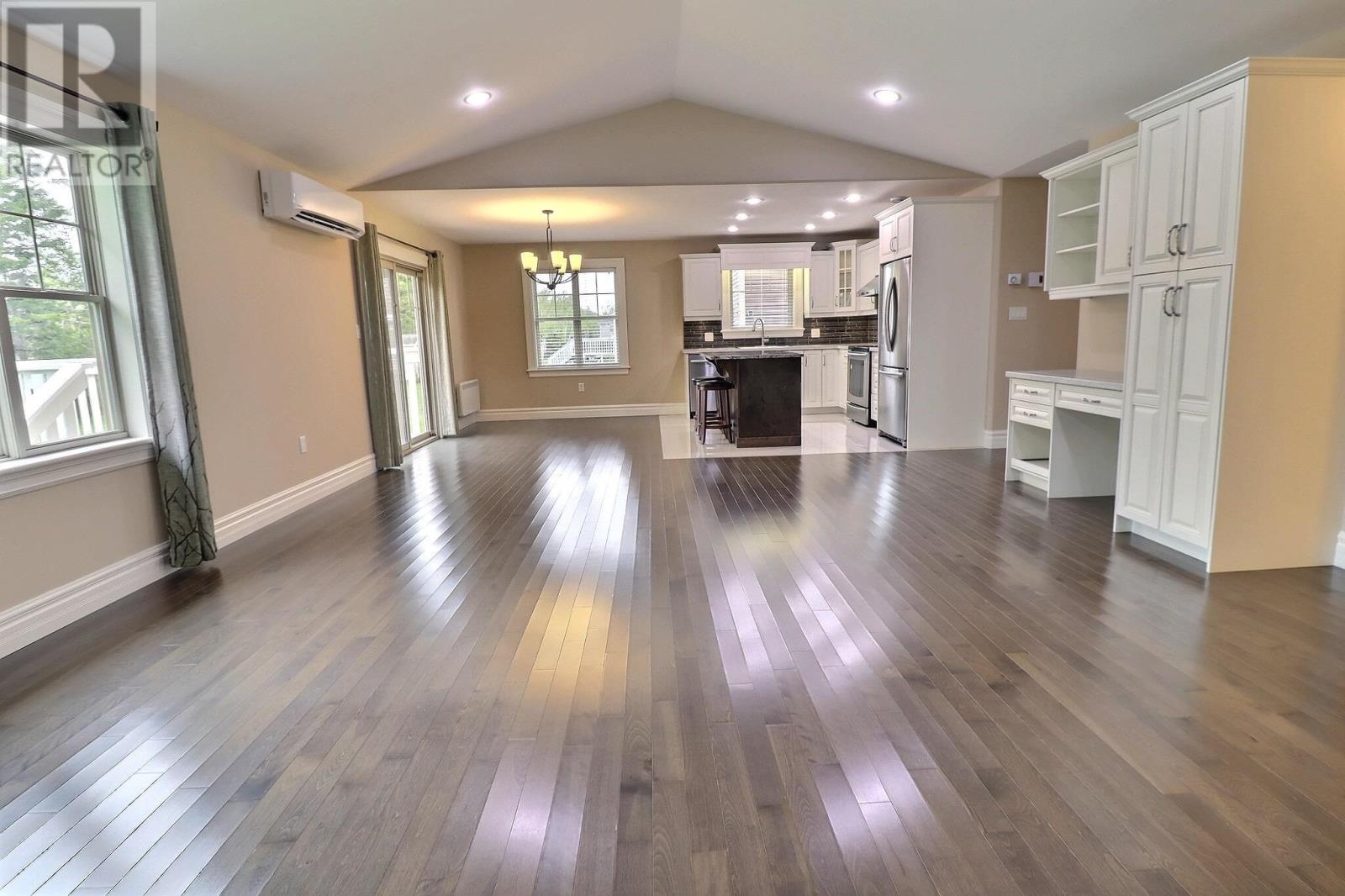 65 Southampton Drive Property Photo 14