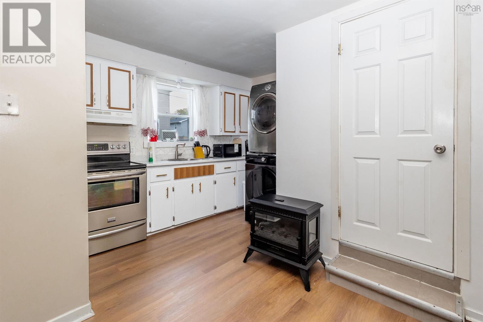 14 Catherine Street Property Photo 13