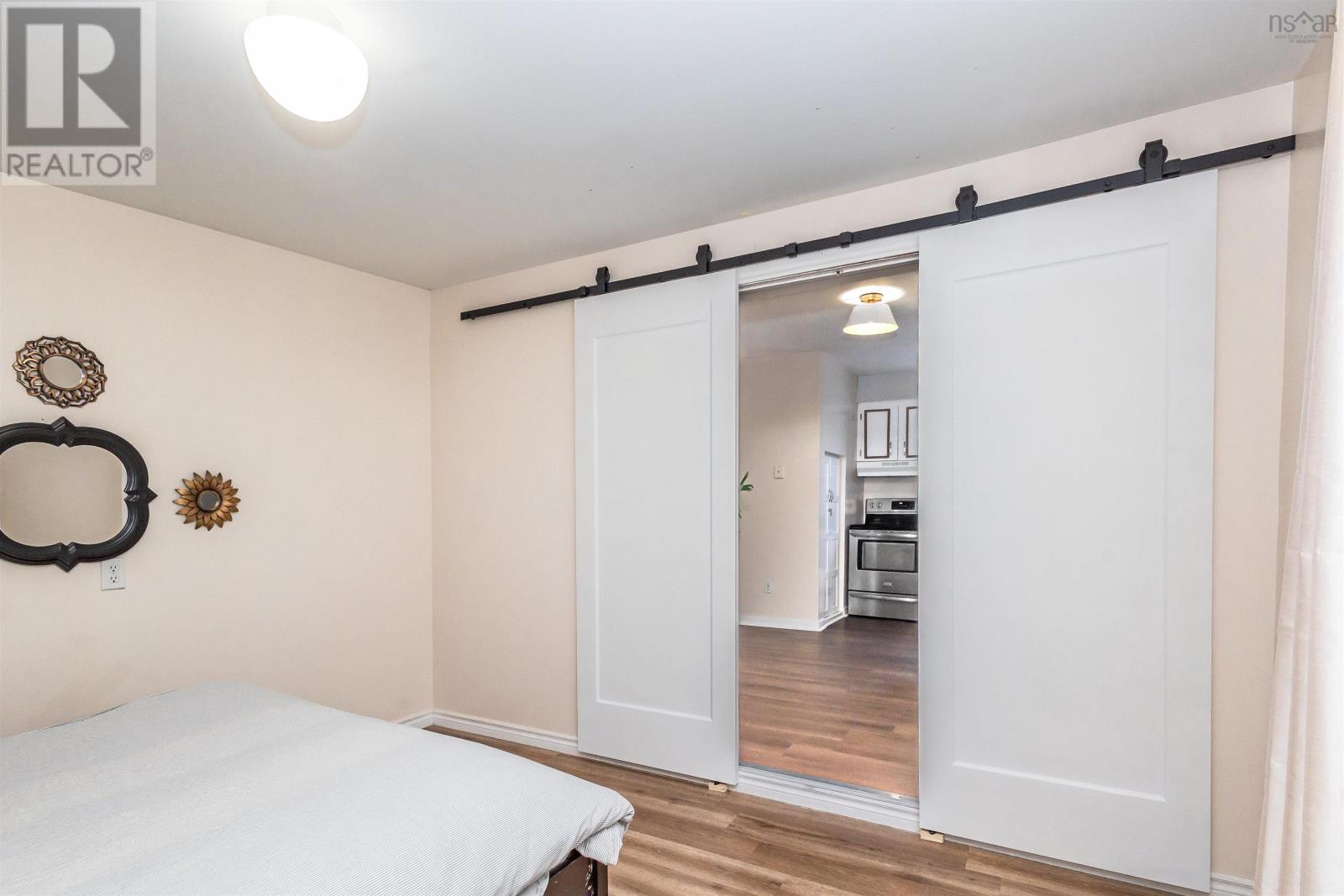 14 Catherine Street Property Photo 15