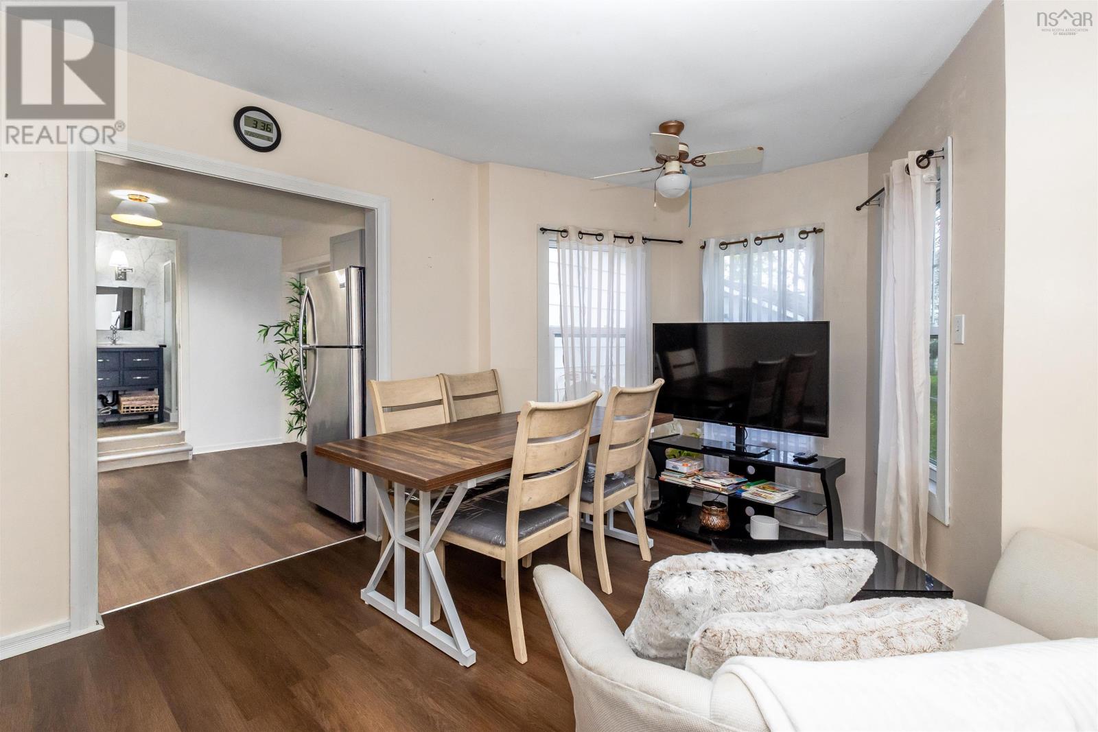14 Catherine Street Property Photo 16