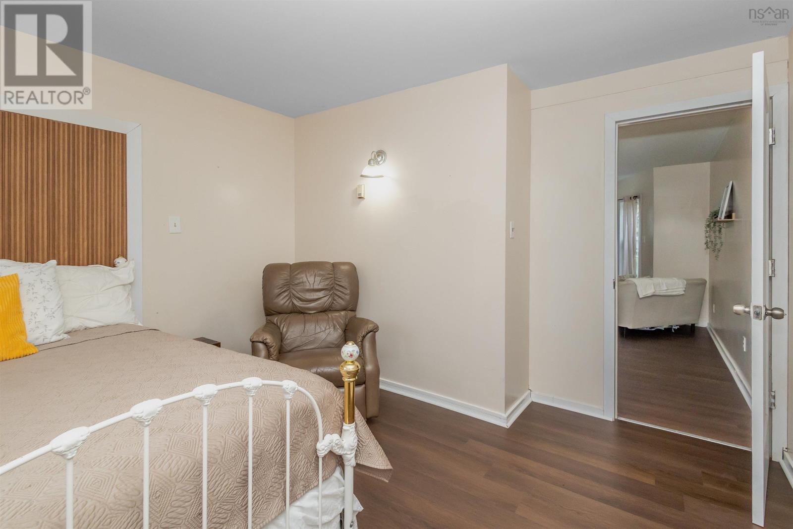 14 Catherine Street Property Photo 18