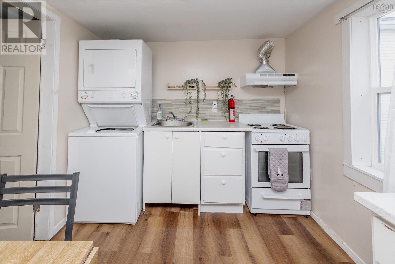 14 Catherine Street Property Photo 20
