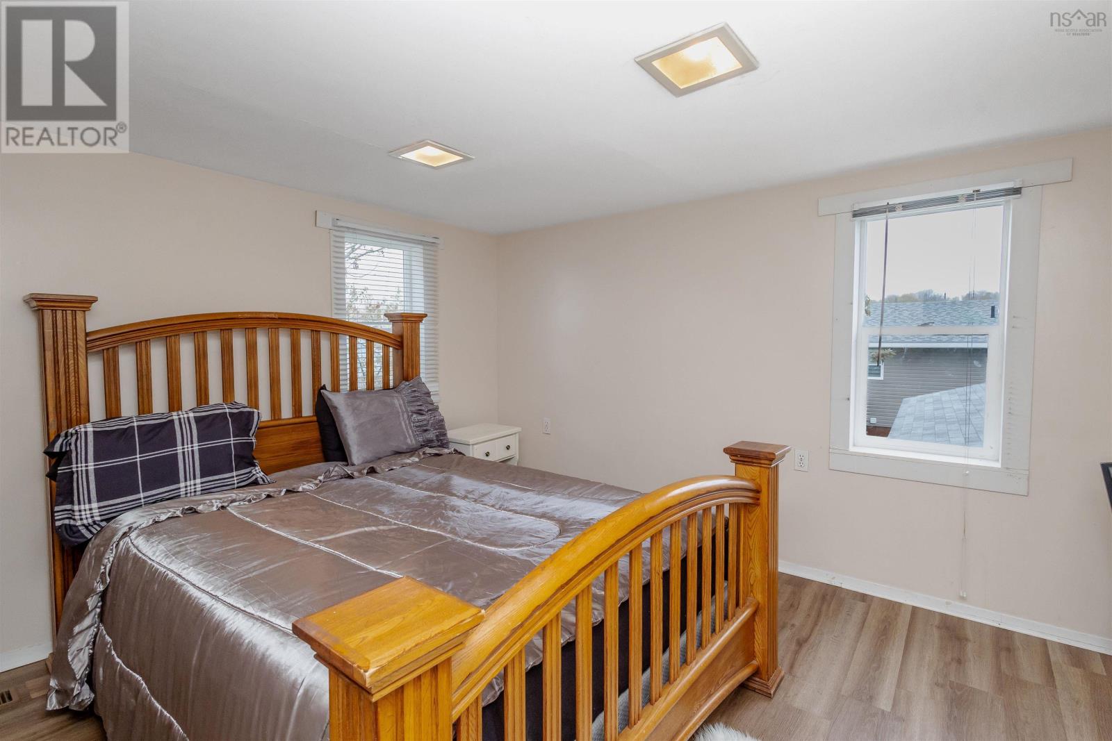 14 Catherine Street Property Photo 24